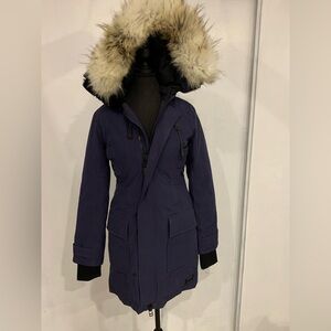 Aritzia tna Bancroft Navy Parka with Faux Fur Hood